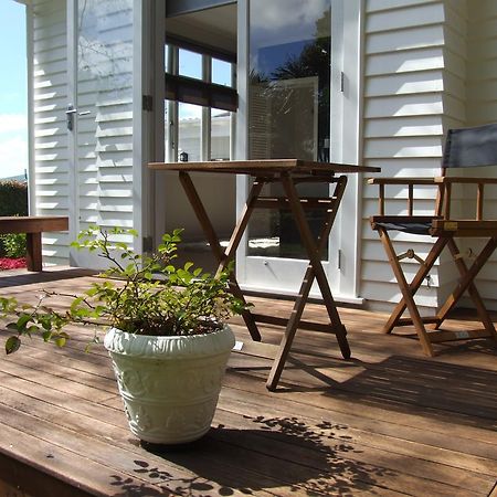 The Quiet Quarter Bed & Breakfast Оукланд Екстериор снимка